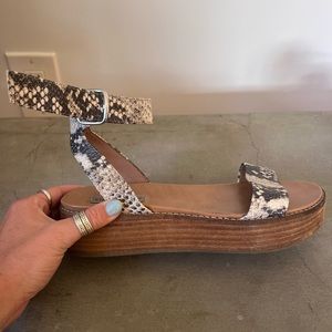 Steve Madden platform Sandals